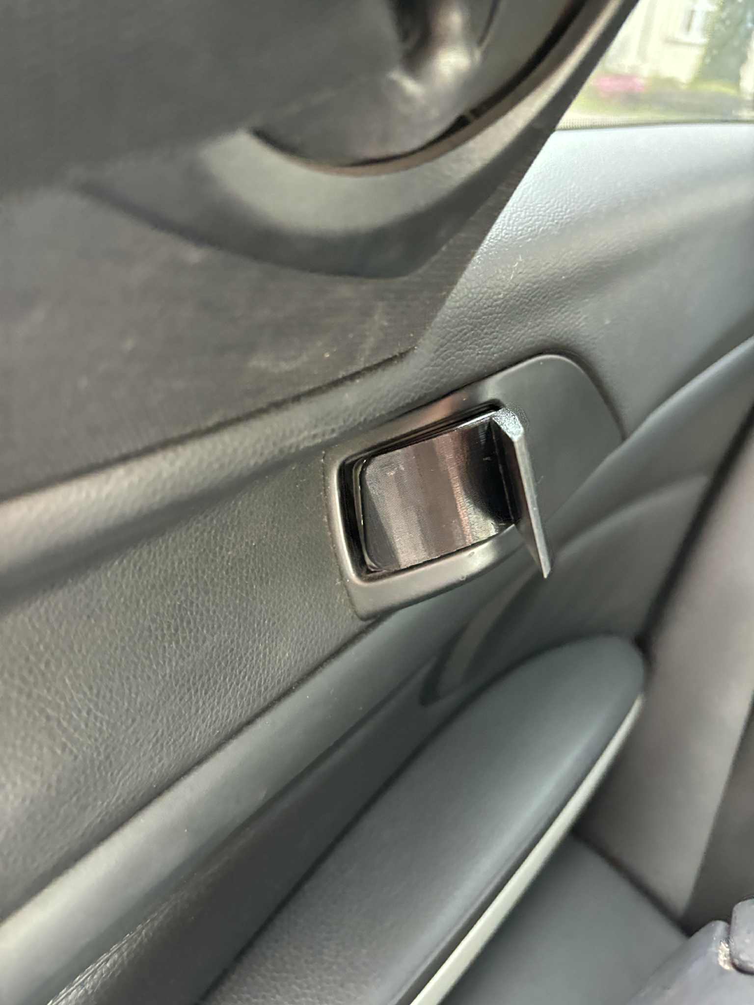 Adapter podajnika pasów BMW E92 / F32/F8X- podajnik przeciw wypadaniu pasów